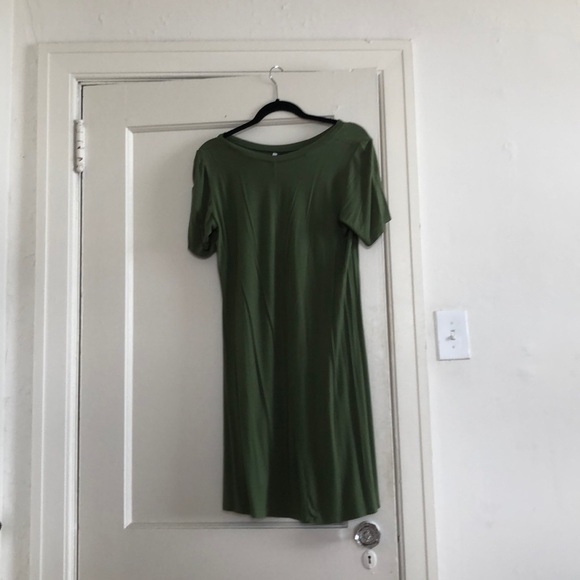 Green dress - Picture 2 of 2